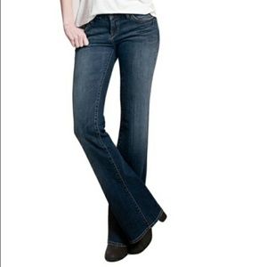 It! | Dream Diva Flare Dark Wash Jeans